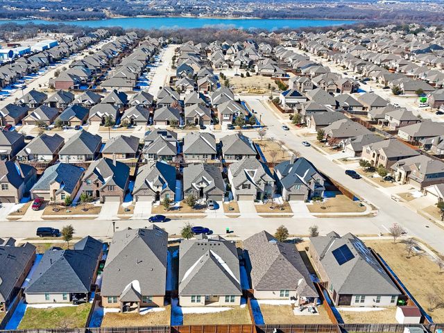 2109 Lake Hawthorne Trail, Little Elm, TX 75068