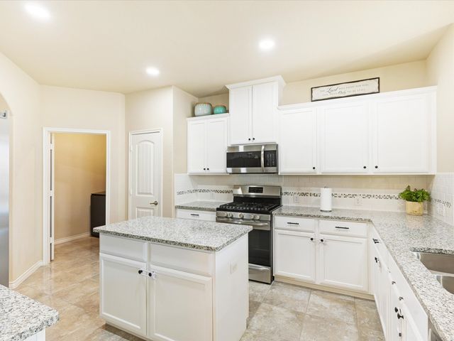 2109 Lake Hawthorne Trail, Little Elm, TX 75068