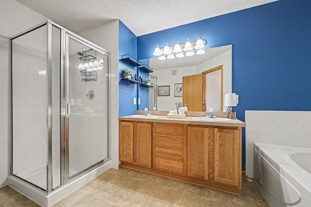 17075 Eagleview Way, Farmington, MN 55024