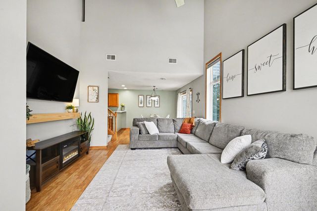 17075 Eagleview Way, Farmington, MN 55024