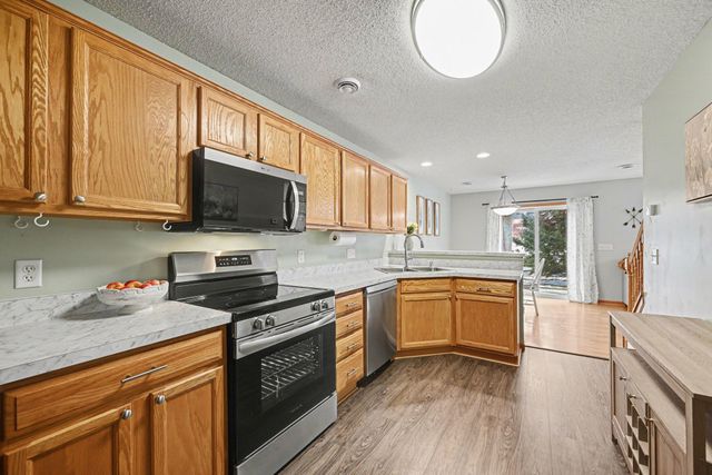 17075 Eagleview Way, Farmington, MN 55024