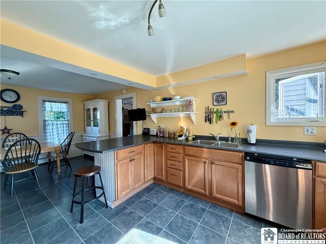 20 Lakeview Avenue, Pomfret, NY 14063