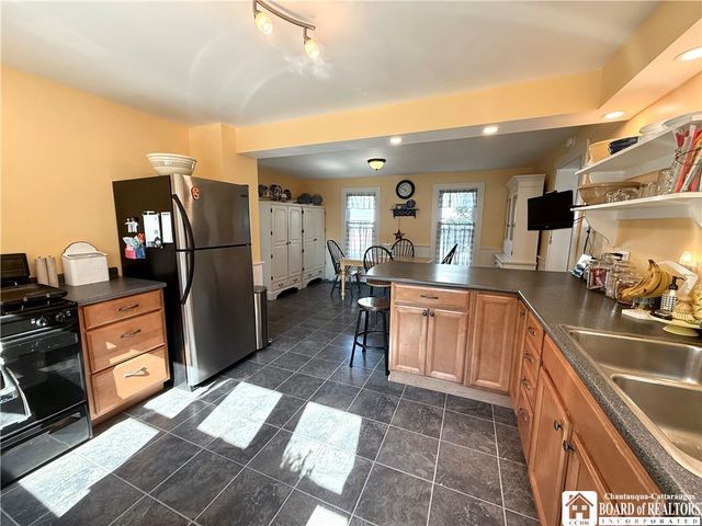 20 Lakeview Avenue, Pomfret, NY 14063