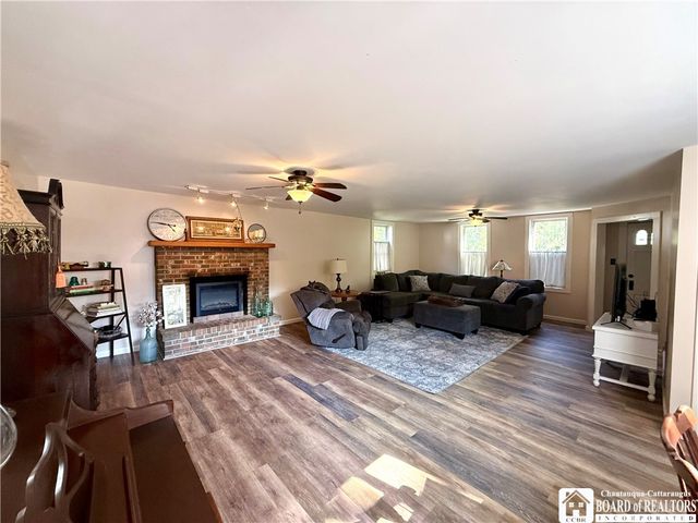 20 Lakeview Avenue, Pomfret, NY 14063