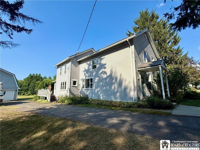 20 Lakeview Avenue, Pomfret, NY 14063