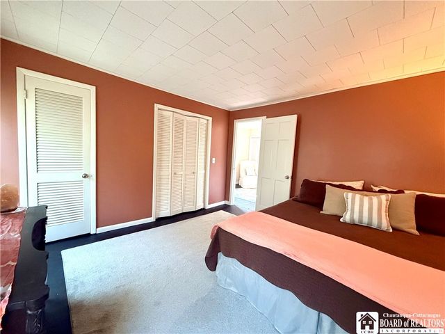 20 Lakeview Avenue, Pomfret, NY 14063