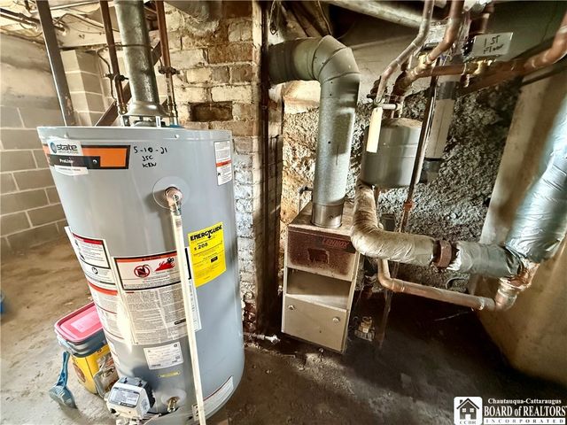 20 Lakeview Avenue, Pomfret, NY 14063