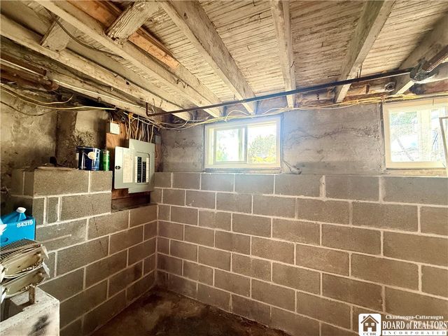 20 Lakeview Avenue, Pomfret, NY 14063