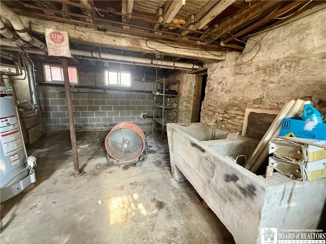 20 Lakeview Avenue, Pomfret, NY 14063