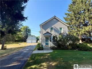 20 Lakeview Avenue, Pomfret, NY 14063