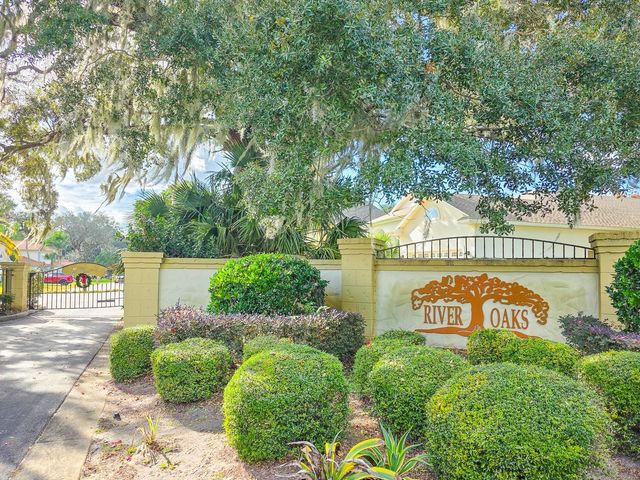 13 RIVER OAKS WAY, Palm Coast, FL 32137