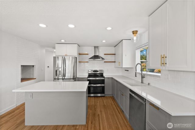 4019 Robin Road W, University Place, WA 98466