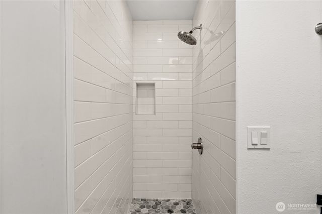 4019 Robin Road W, University Place, WA 98466