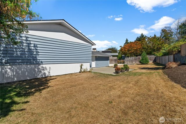 4019 Robin Road W, University Place, WA 98466