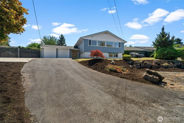 4019 Robin Road W, University Place, WA 98466