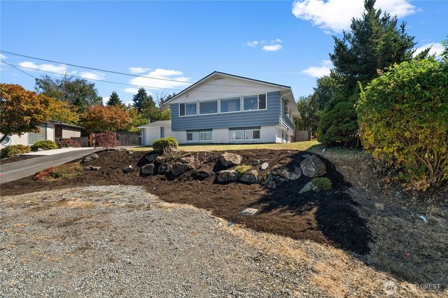 4019 Robin Road W, University Place, WA 98466