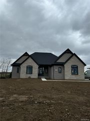 67376 Greystone Court, Washington Township, MI 48095