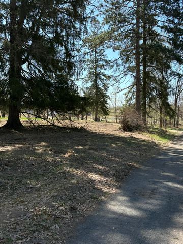 6222 Fawn Lake Drive NE, Stacy, MN 55079
