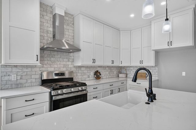 1811 Chateau Lane, Kerrville, TX 78028