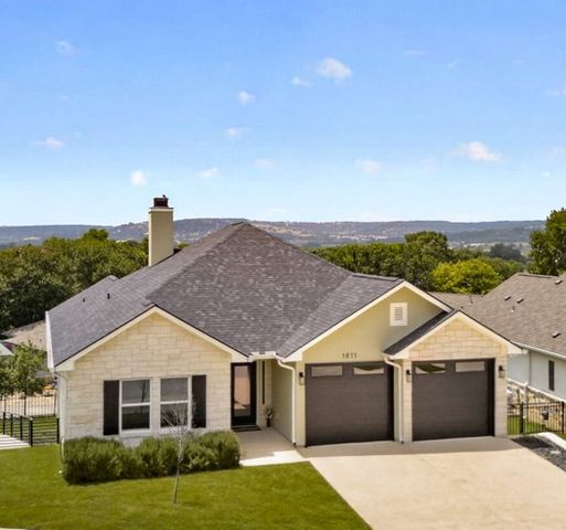 1811 Chateau Lane, Kerrville, TX 78028