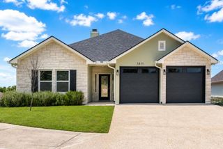 1811 Chateau Lane, Kerrville, TX 78028