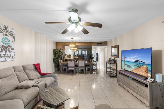 480 NW 76th Avenue 407, Margate, FL 33063