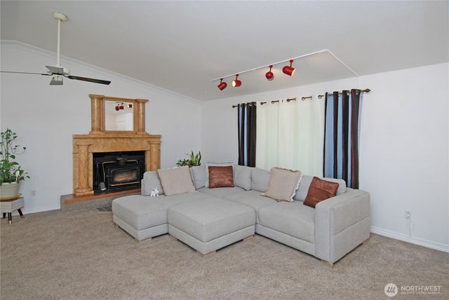 12422 48th Drive SE, Everett, WA 98208