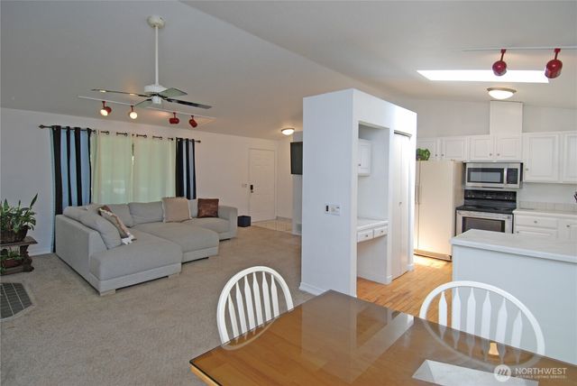 12422 48th Drive SE, Everett, WA 98208
