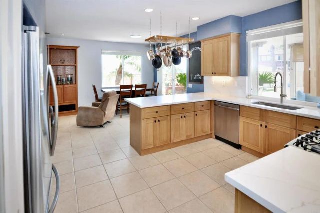 1015 Via Reata, Vista, CA 92081