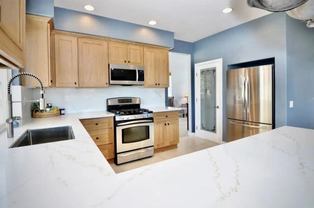 1015 Via Reata, Vista, CA 92081