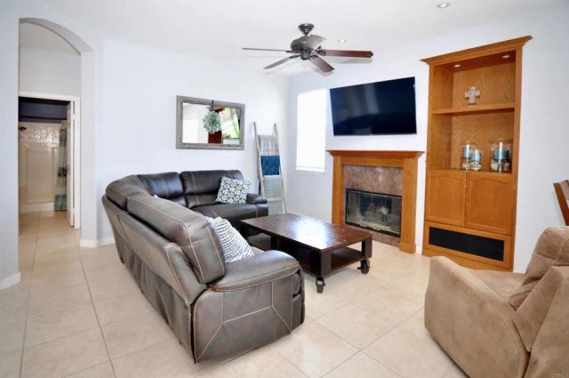 1015 Via Reata, Vista, CA 92081