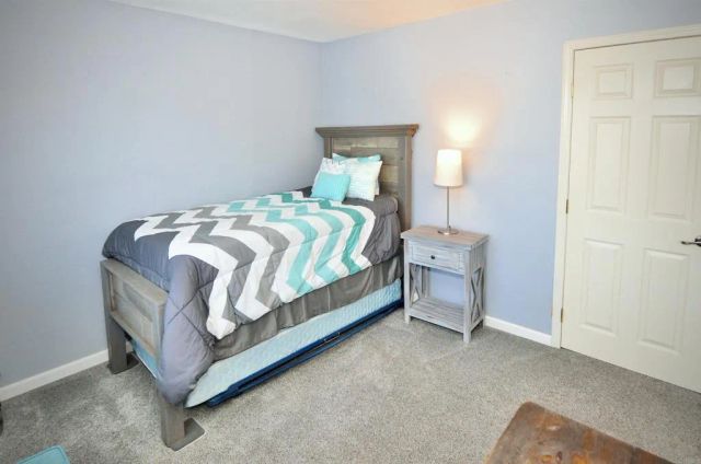 1015 Via Reata, Vista, CA 92081