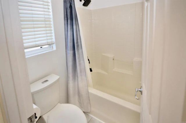 1015 Via Reata, Vista, CA 92081