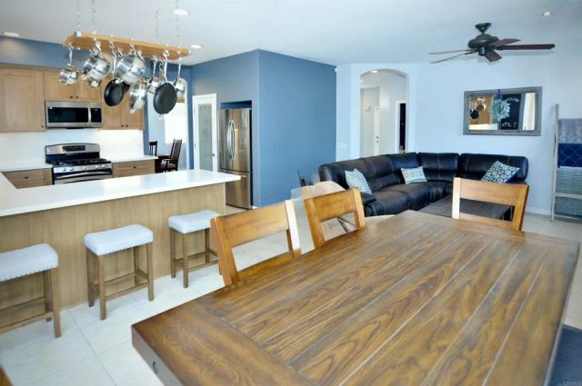 1015 Via Reata, Vista, CA 92081