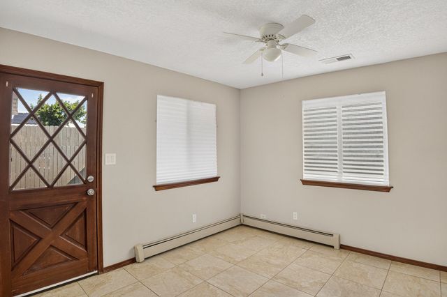 1407 Valley View Drive SW, Los Lunas, NM 87031