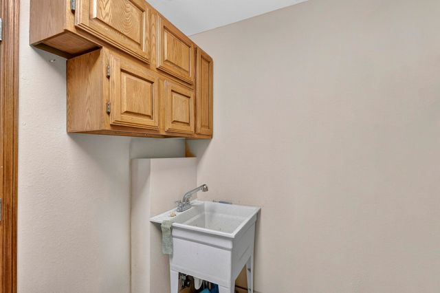 1407 Valley View Drive SW, Los Lunas, NM 87031