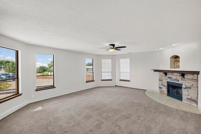 1407 Valley View Drive SW, Los Lunas, NM 87031