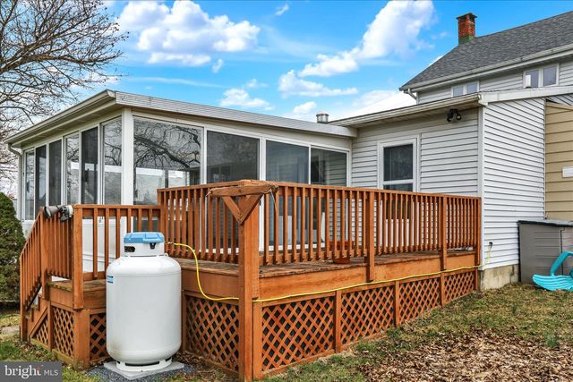 341 CHESTNUT ST, Leesport, PA 19533