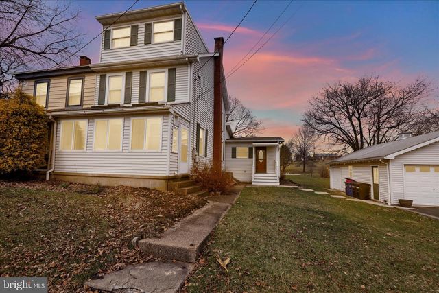 341 CHESTNUT ST, Leesport, PA 19533