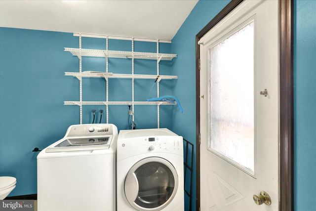 341 CHESTNUT ST, Leesport, PA 19533