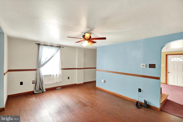 341 CHESTNUT ST, Leesport, PA 19533