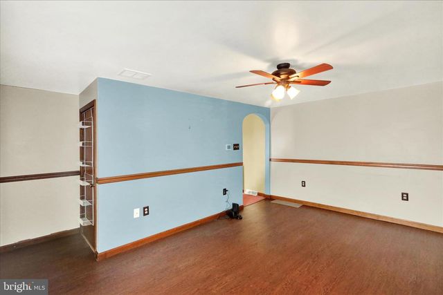 341 CHESTNUT ST, Leesport, PA 19533