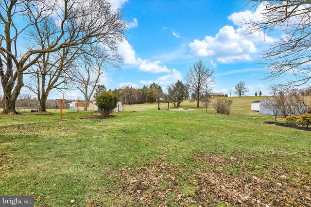 341 CHESTNUT ST, Leesport, PA 19533