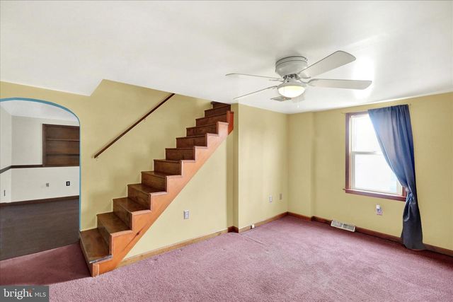 341 CHESTNUT ST, Leesport, PA 19533