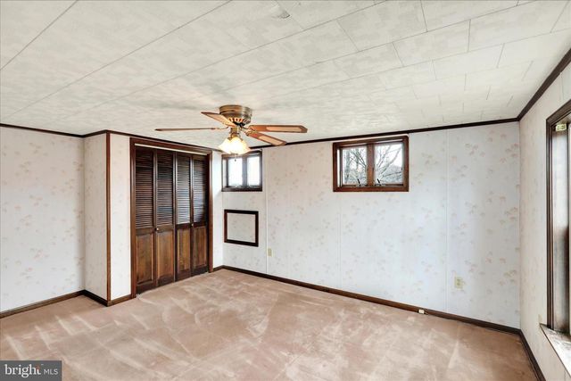 341 CHESTNUT ST, Leesport, PA 19533