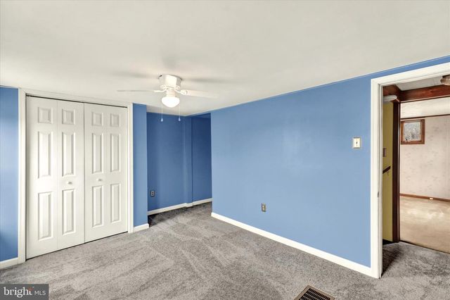 341 CHESTNUT ST, Leesport, PA 19533