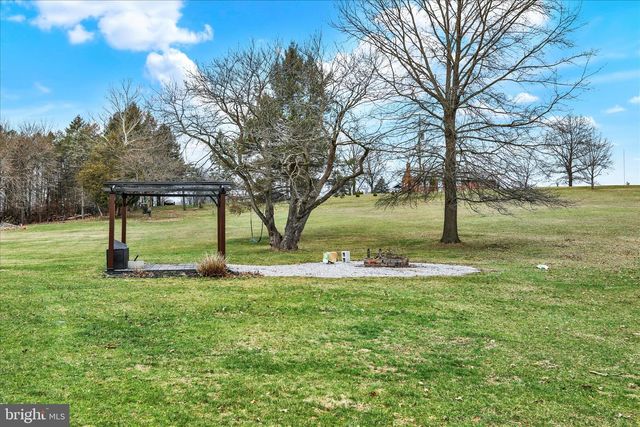 341 CHESTNUT ST, Leesport, PA 19533