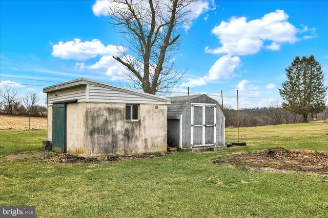 341 CHESTNUT ST, Leesport, PA 19533