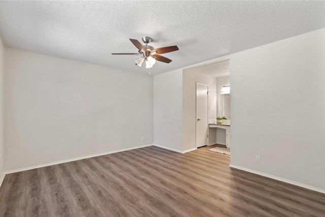 914 Hillside Oaks DR, Austin, TX 78745