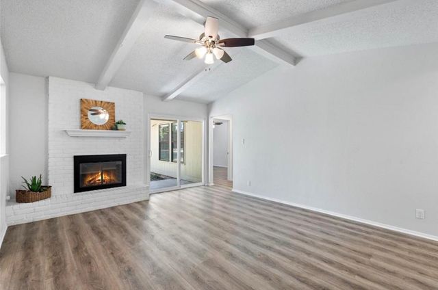 914 Hillside Oaks DR, Austin, TX 78745